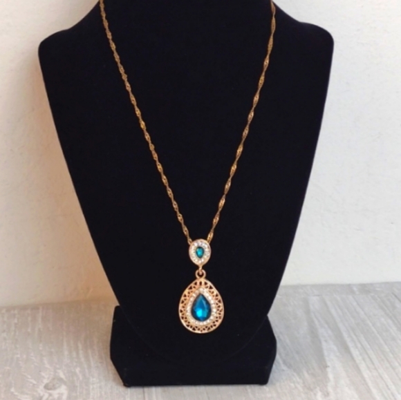 Deep Aqua Blue Turquoise Multifaceted Rhinestone Faux Gold Pendant Necklace - Picture 2 of 9